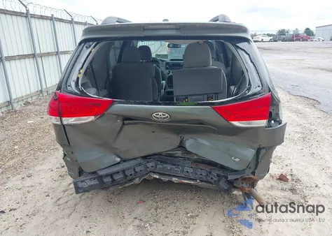 2011 Toyota Sienna Le V6 z USA, uszkodzony, nr VIN 5TDKK3DC0BS052186